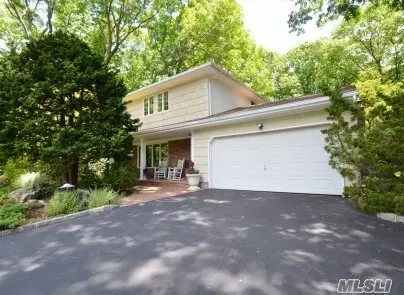 23 Empire Ct, Commack, NY 11725 photo 1