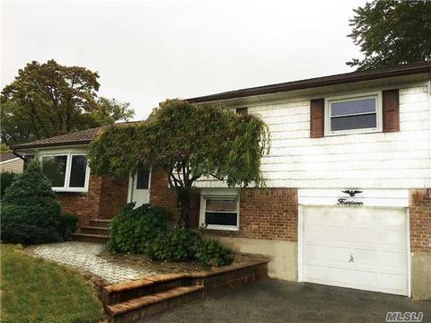 14 Clark St, Plainview, NY 11803 photo 1