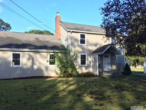36 Chestnut Ave, Patchogue, NY 11772 photo 1