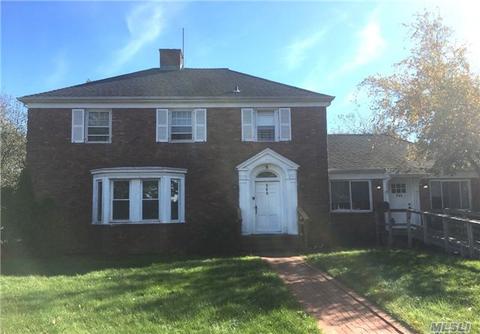 560 Front St, Hempstead, NY 11550 photo 1
