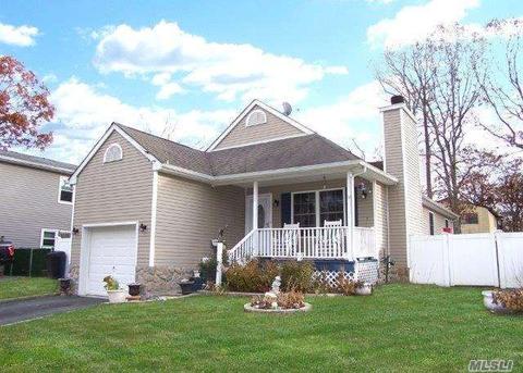 56 Dover Ave, Mastic, NY 11950 photo 1