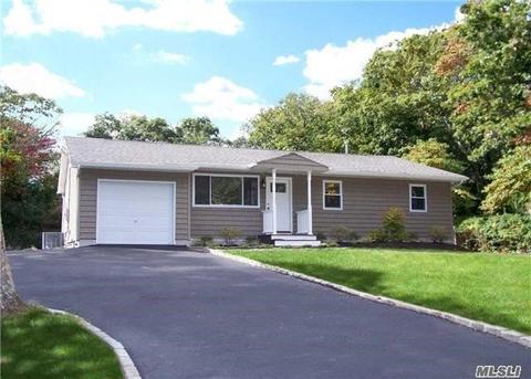 58 Giant Oak Rd, Ridge, NY 11961 photo 1