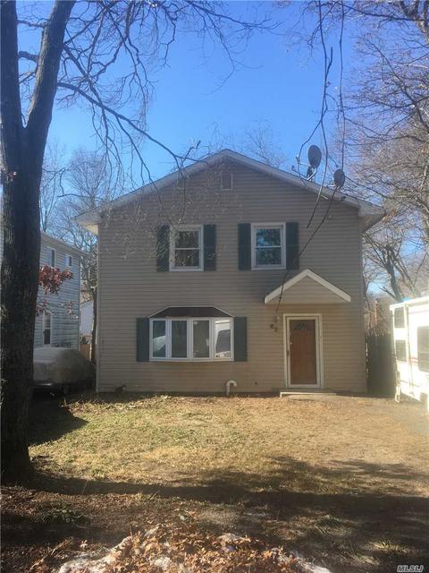 62 Sherman St, Patchogue, NY 11772 photo 1