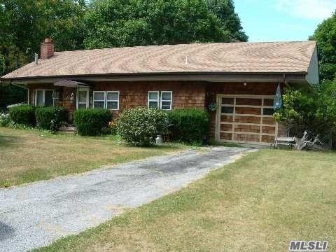 22 Madison St, Riverhead, NY 11901 photo 1