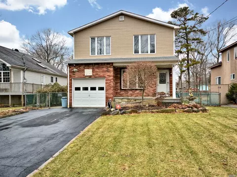 68 Stackyard Dr, Mastic Beach, NY 11951 photo 1