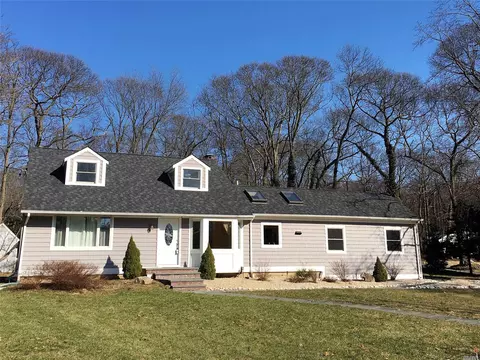 1 Elm Ln, Stony Brook, NY 11790 photo 1