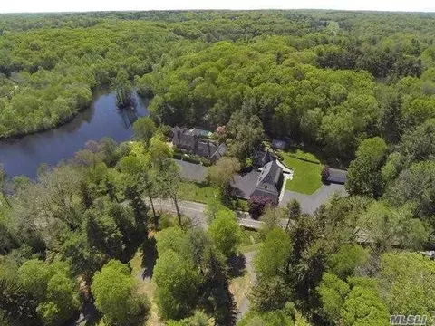 6 Frost Mill Rd, Mill Neck, NY 11765 photo 1