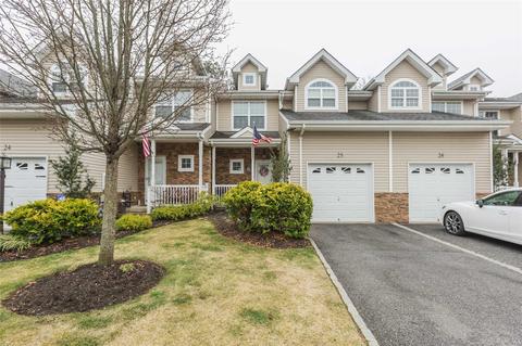 25 Terrace Ln, Patchogue, NY 11772 photo 1
