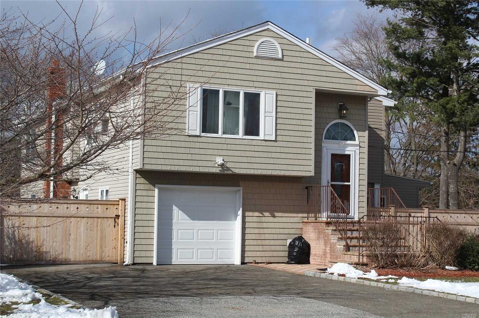 223 Ocean Ave, Brentwood, NY 11717 1 photo MLS 3012218 Movoto