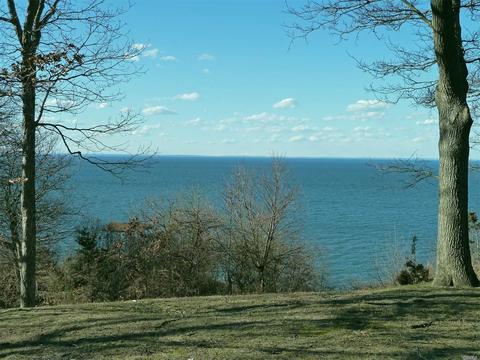 32 Forest Ln, Wading River, NY 11792 photo 1