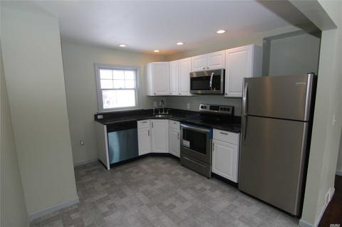 73 Fry Blvd, Patchogue, NY 11772 photo 1