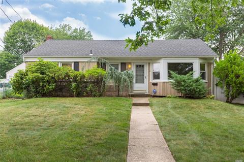 584 Plainview Rd, Plainview, NY 11803 photo 1