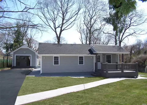 6 Kathryn St, Patchogue, NY 11772 photo 1