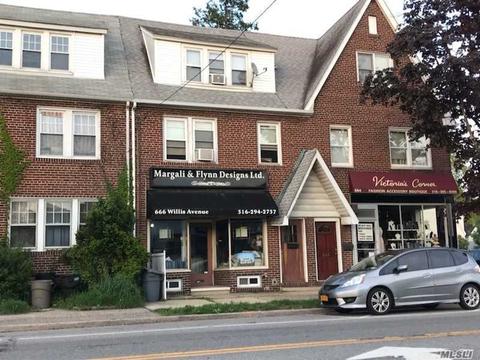 666 Willis Ave, Williston Park, NY 11596 photo 1