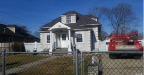 8 3rd Ave, Central Islip, NY 11722 photo 1