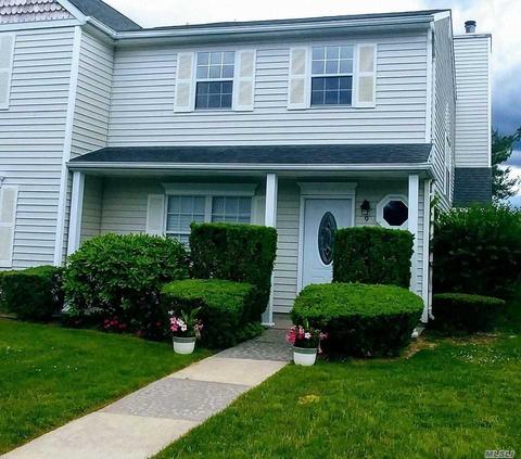 9 Dove Path, Coram, NY 11727 photo 1