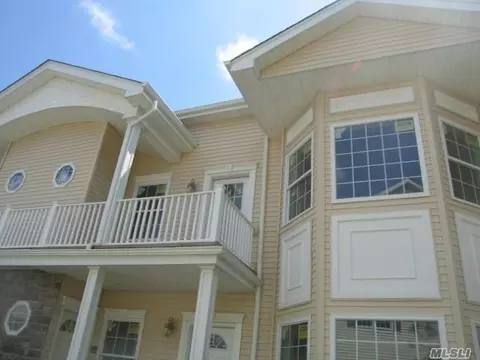 50 Autumn Dr, Plainview, NY 11803 photo 1