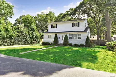 73 N Prospect Ave, Patchogue, NY 11772 photo 1