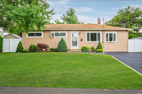 120 N Summit Ave, Patchogue, NY 11772 photo 1