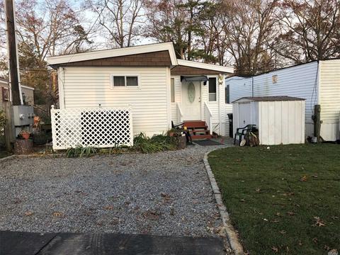 61 Forge Rd, Riverhead, NY 11901 photo 1