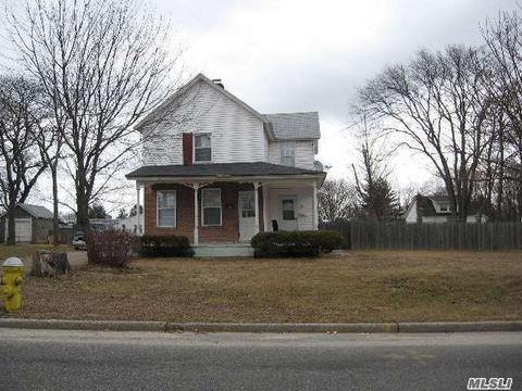 43-45 47 Case Ave, Patchogue, NY 11772 photo 1