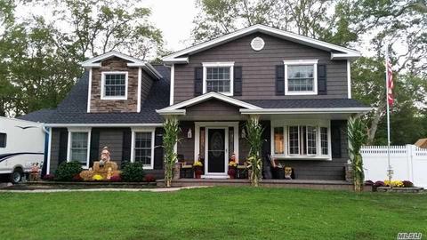 3 Chambers St, Coram, NY 11727 photo 1