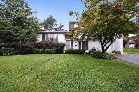 12 Devonshire Ct, Plainview, NY 11803 photo 1