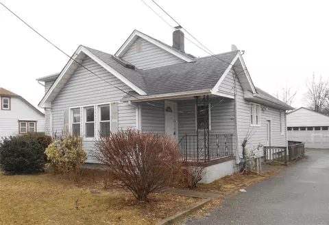 27 Bayview Ave, Patchogue, NY 11772 photo 1