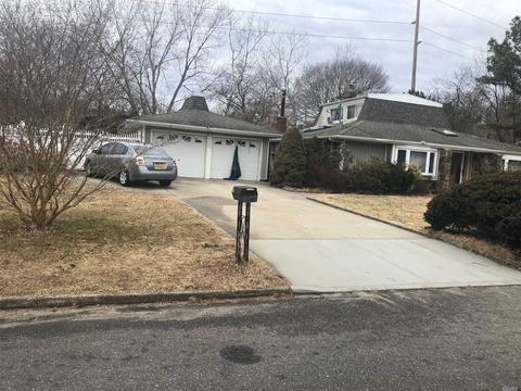 22 Pine Gate, E. Patchogue, NY 11772 photo 1