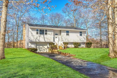 192 Ellen St, Riverhead, NY 11901 photo 1