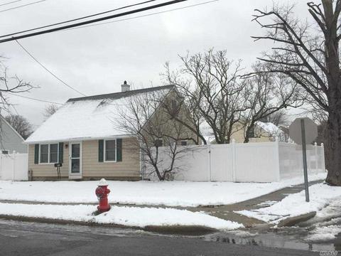 691 Barnes Ave, Baldwin, NY 11510 photo 1