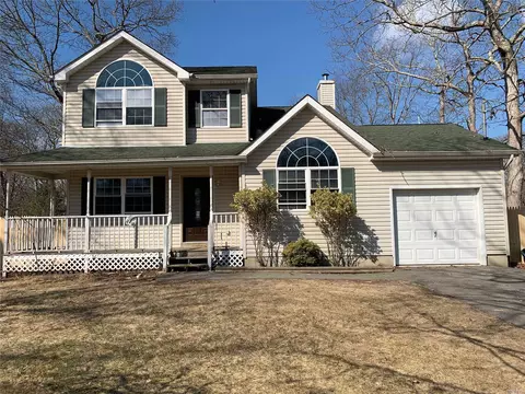 98 Stackyard Dr, Mastic Beach, NY 11951 photo 1