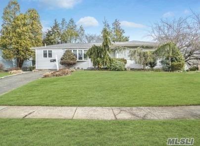 2 Abbey Ct, Plainview, NY 11803 photo 1