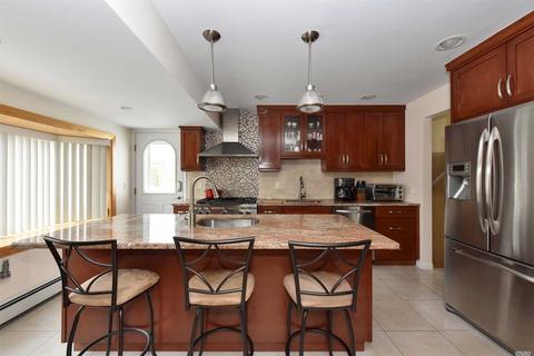 5 Winthrop Rd, Plainview, NY 11803 photo 1