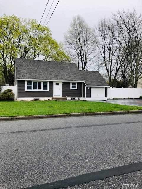 93 Applegate Dr, Central Islip, NY 11722 photo 1