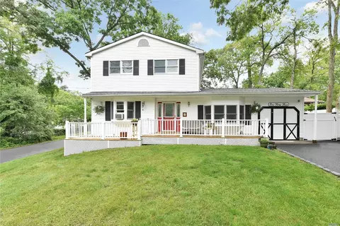 133 Prince St, Patchogue, NY 11772 photo 1