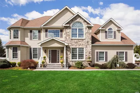7 Samara Ct, Commack, NY 11725 photo 1