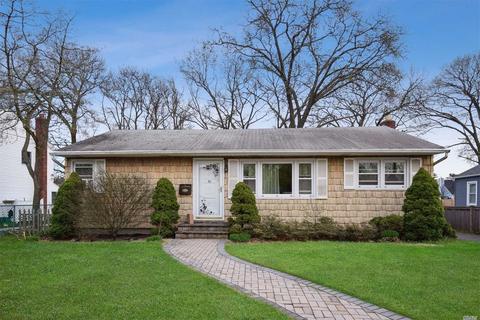 40 Independence Ave, Babylon, NY 11702 photo 1