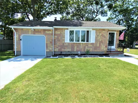 58 Highland Ave, Patchogue, NY 11772 photo 1