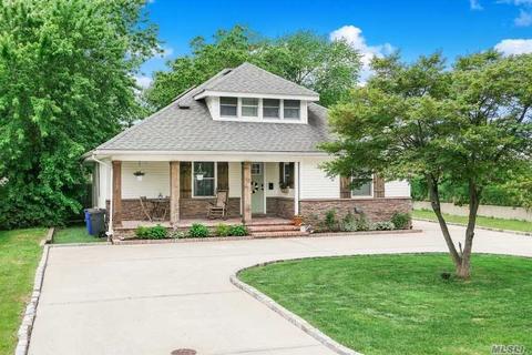 18 Roosevelt Ave, Patchogue, NY 11772 photo 1