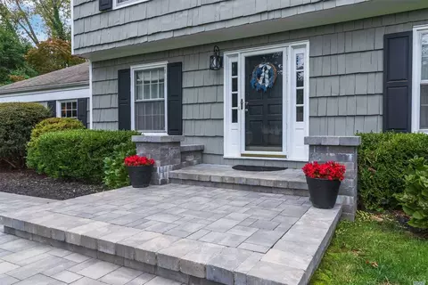 4 Maple Rd, Setauket, NY 11733 photo 1