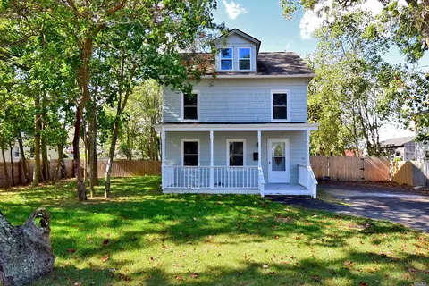 176 West Ave, Patchogue, NY 11772 photo 1