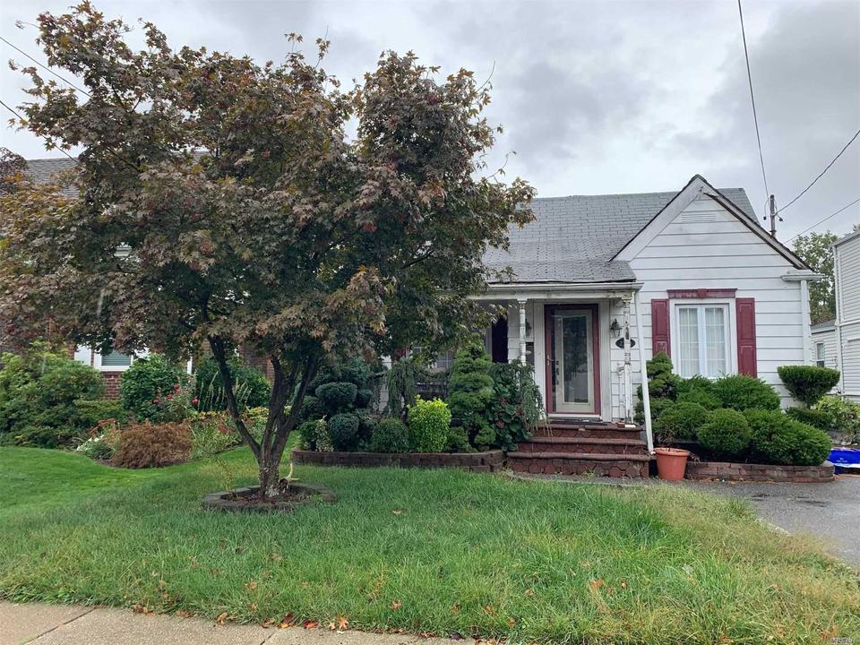 2380 Loft Ave, Baldwin, NY 11510 1 Photos MLS 3171482 Movoto