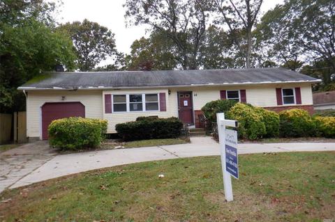 44 Pauls Path, Coram, NY 11727 photo 1