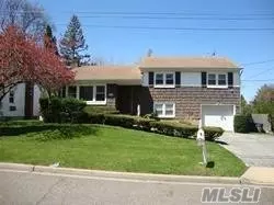 2126 Maple St, North Baldwin, NY 11510 photo 1