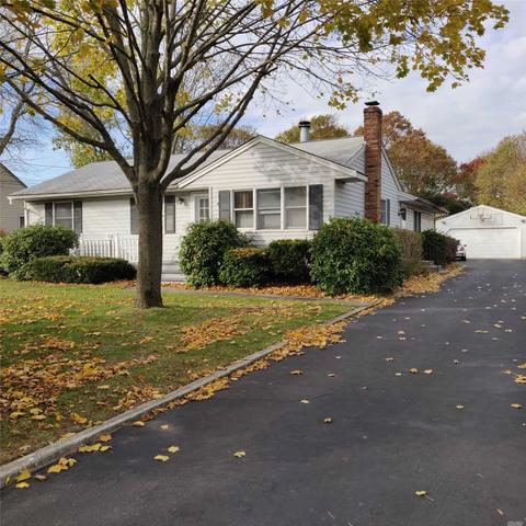 55 Clark St, Patchogue, NY 11772 photo 1