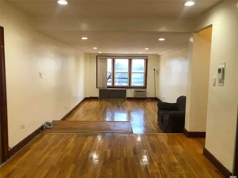 134-54 Maple Ave #3D, Flushing, NY 11355 photo 1