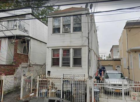 35-12 109th St, Flushing, NY 11368 photo 1