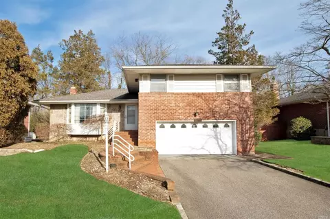 68 Winthrop Rd, Plainview, NY 11803 photo 1