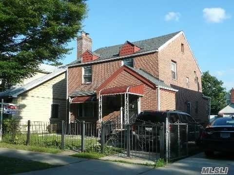 16214 76th Rd, Flushing, NY 11366 photo 1